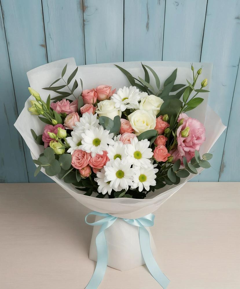 Букет цветов из: Розы, Лизиантусы и Хризантемы в Бородках