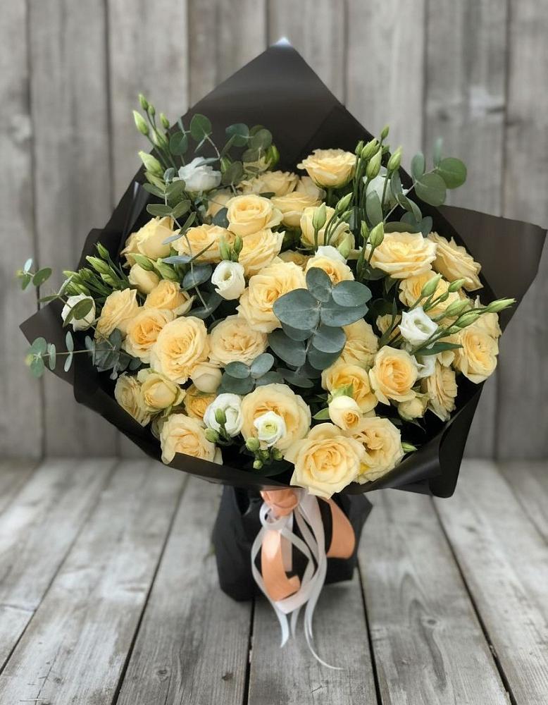 Букет цветов из: Розы и Лизиантусы в Бородках