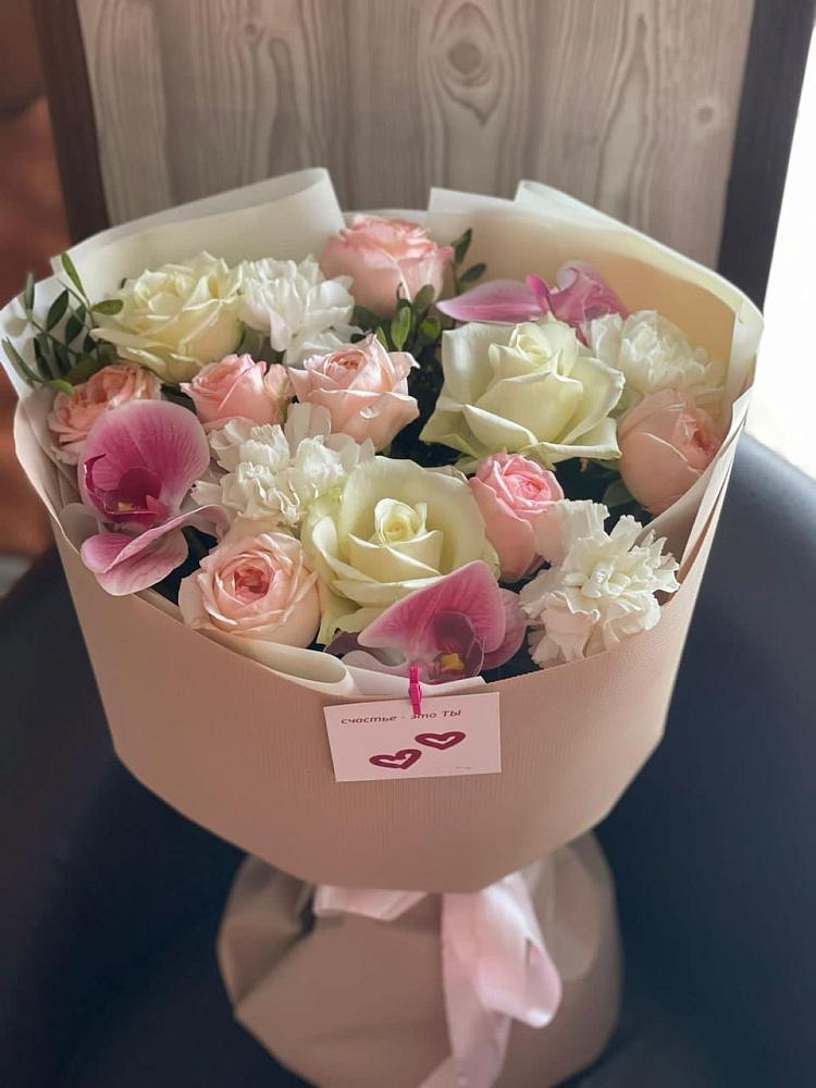 Букет цветов из: Орхидеи, Розы и Гвоздики в Бородках