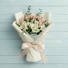 Букет цветов из:  Альстромерии в Бородках