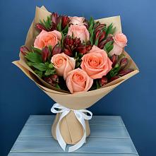 Букет цветов из:  Розы и Альстромерии в Бородках