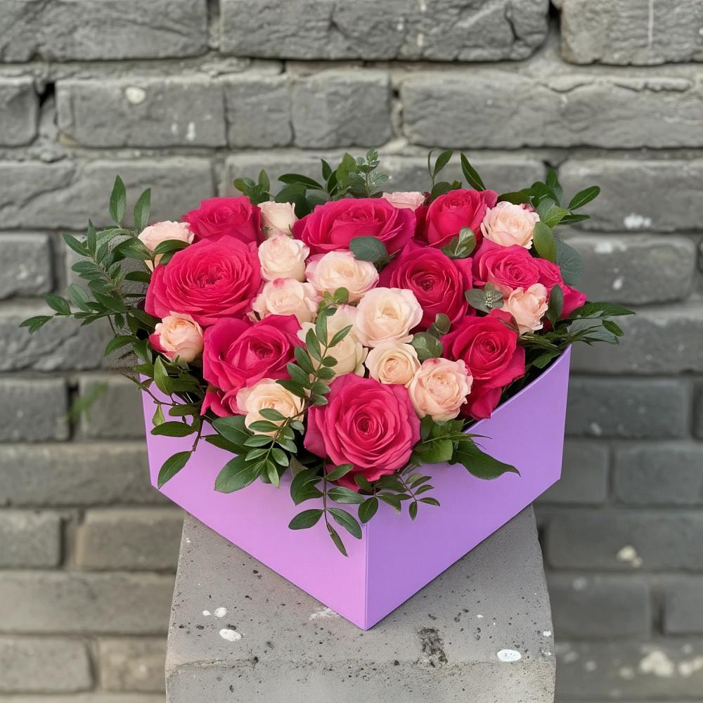 Цветочная композиция из Розы в коробке в Бородках