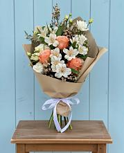 Букет цветов из:  Альстромерии, Лизиантусы, Розы и Хризантемы #REPLACE_PRED# Бородках