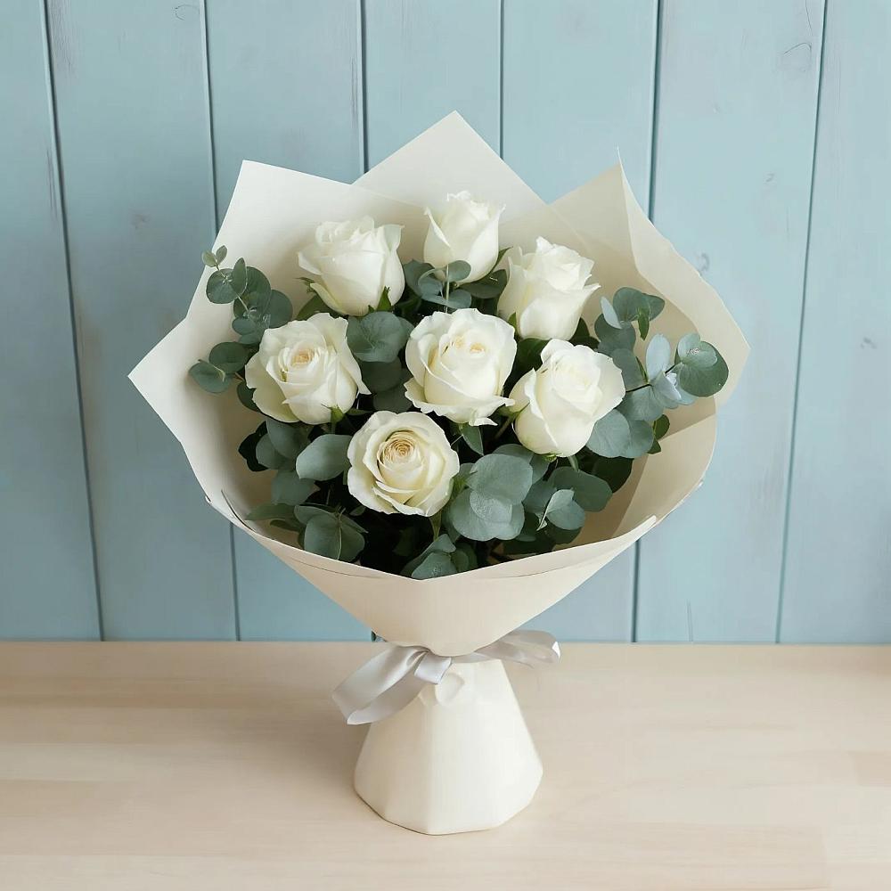 Букет Белые розы в Эвкалипте в Бородках