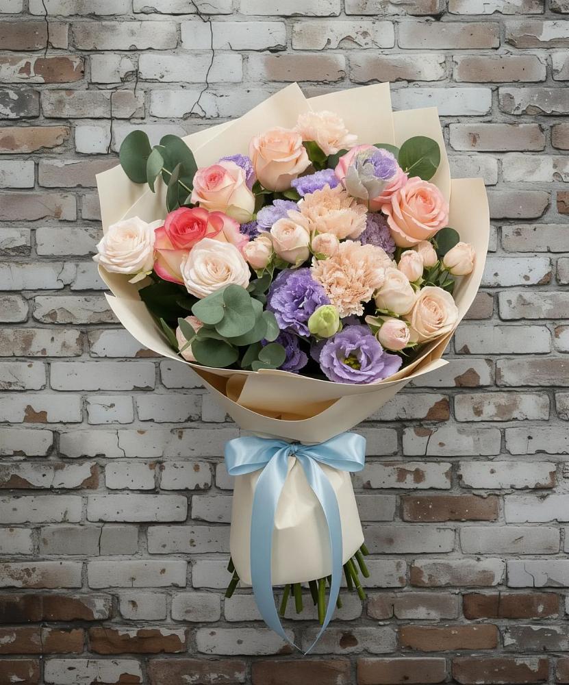 Букет цветов из: Розы, Лизиантусы и Гвоздики в Бородках