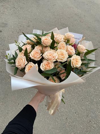 Букет Кремовые розы Латте в Бородках