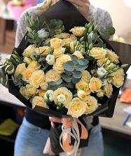 Букет птица счастья в Бородках Букет цветов из: Розы и Лизиантусы в Бородках