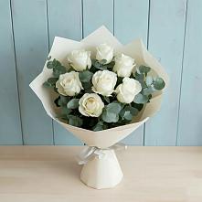 Букет Белые розы в Эвкалипте в Бородках