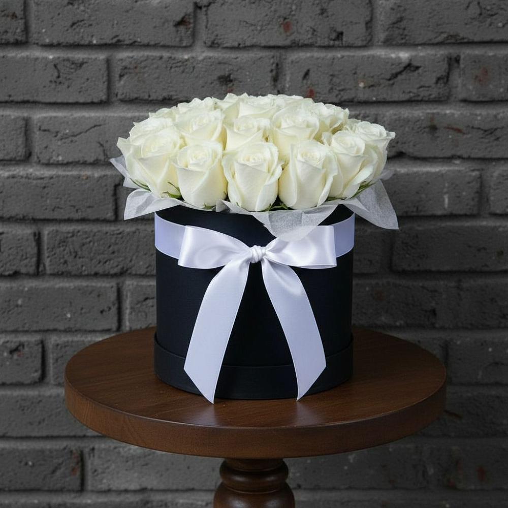 Цветочная композиция из Розы в шляпной коробке в Бородках