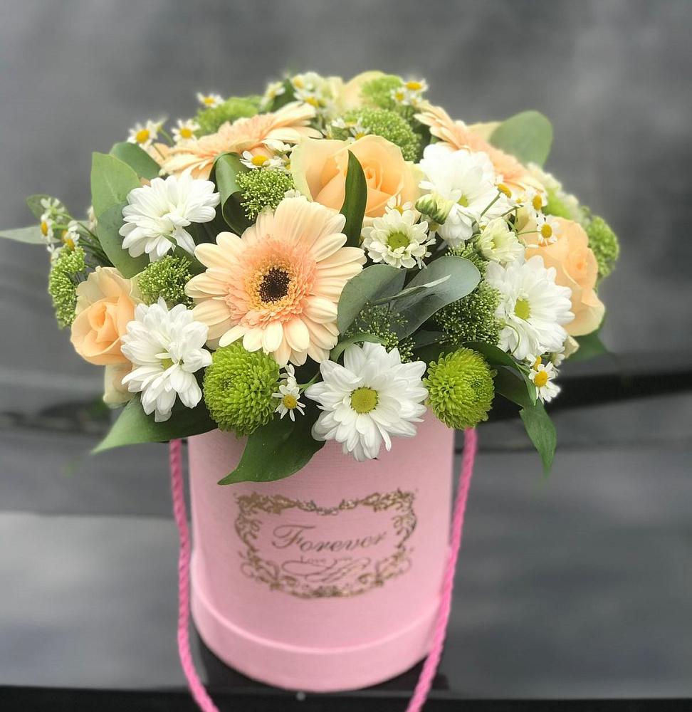 Цветочная композиция из Розы, Герберы и Хризантемы в шляпной коробке в Бородках