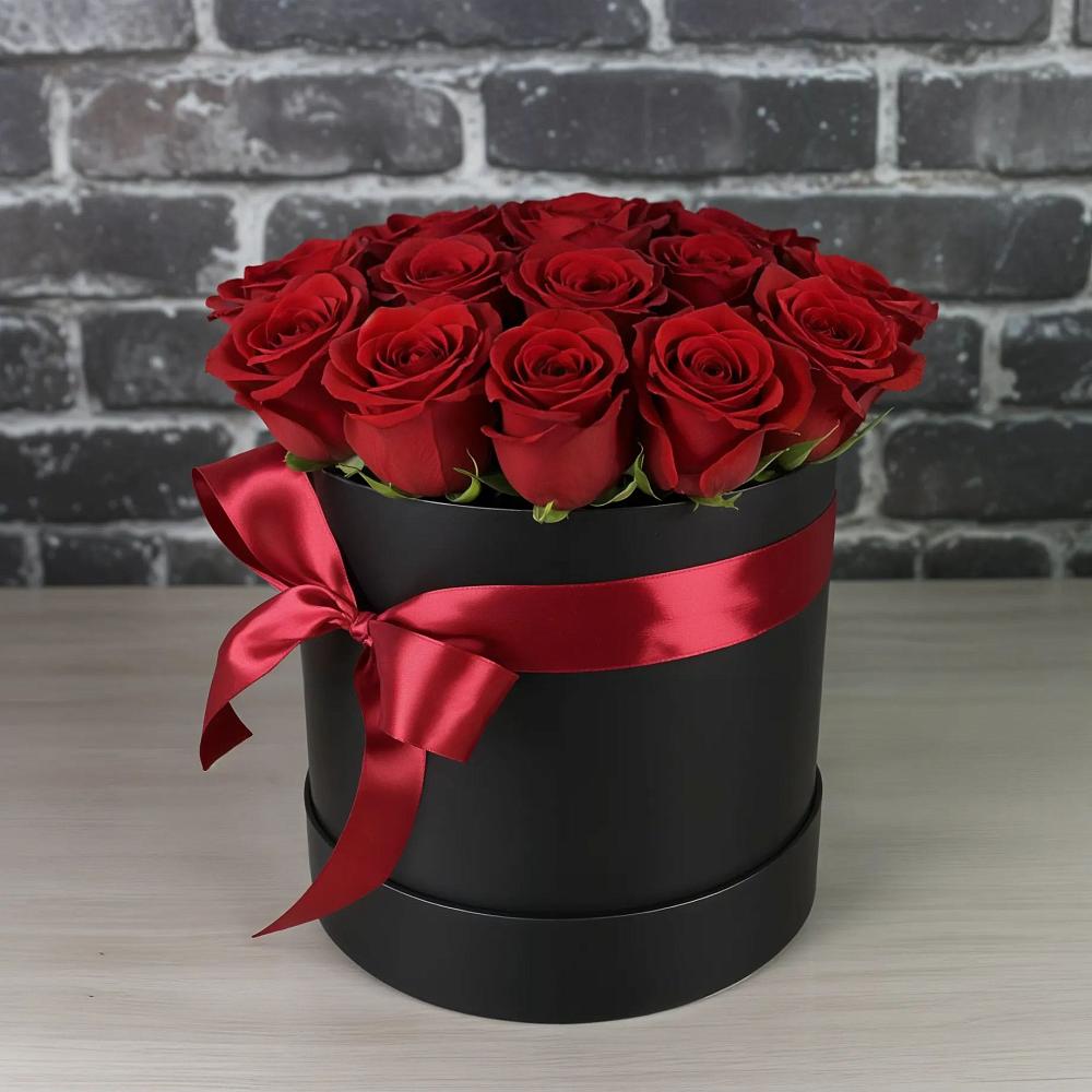 Цветочная композиция из Розы в шляпной коробке в Бородках