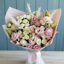 Букет цветов из:  Альстромерии и Розы в Бородках