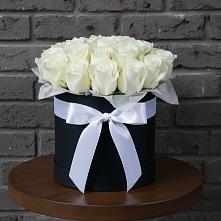 Цветочная композиция из Розы в шляпной коробке в Бородках