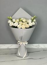 Букет цветов из:  Розы и Лизиантусы в Бородках